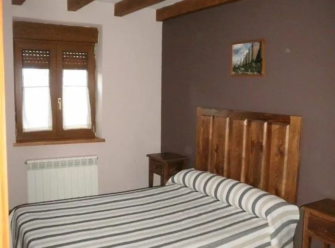 Mirasierra Ii Y Iii * Navarredonda de Gredos